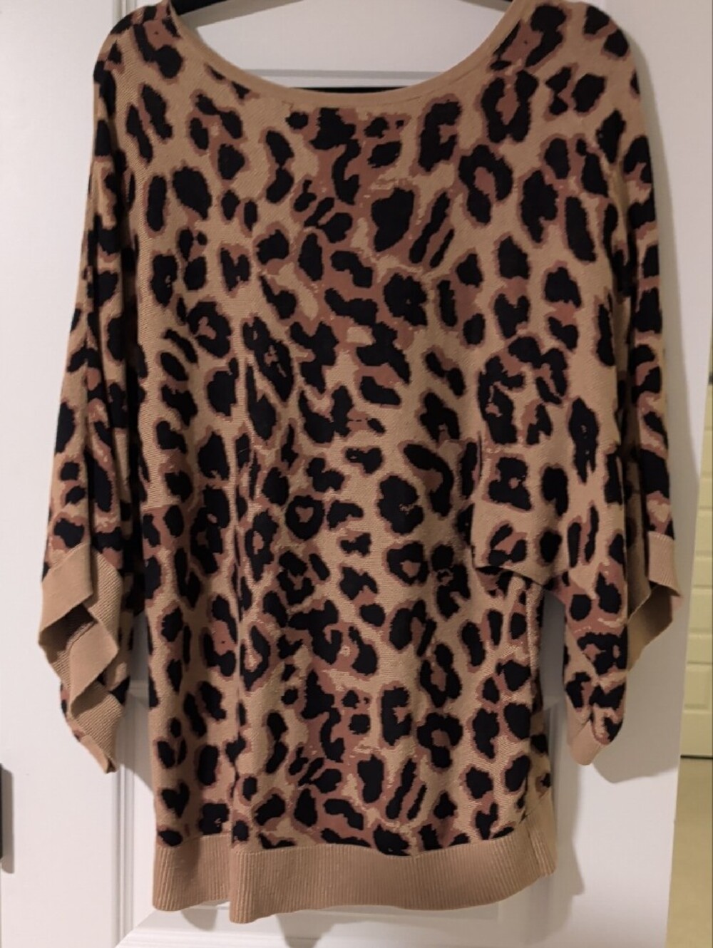 New York & Company Leopard Print V-Neck Sweater - Tan & Black - Picture 6 of 6